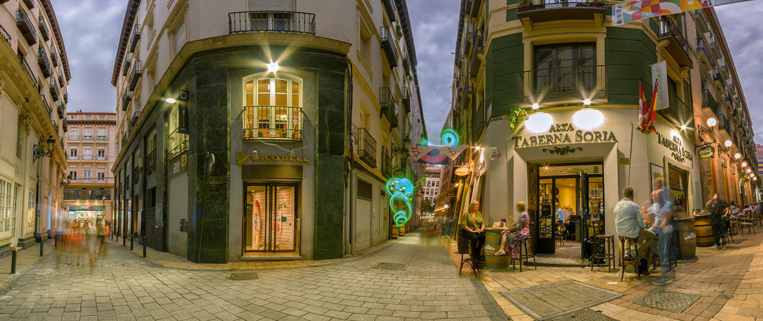 Barrio del Tubo en Zaragoza, Aragón Barrio del Tubo en Zaragoza, Aragón