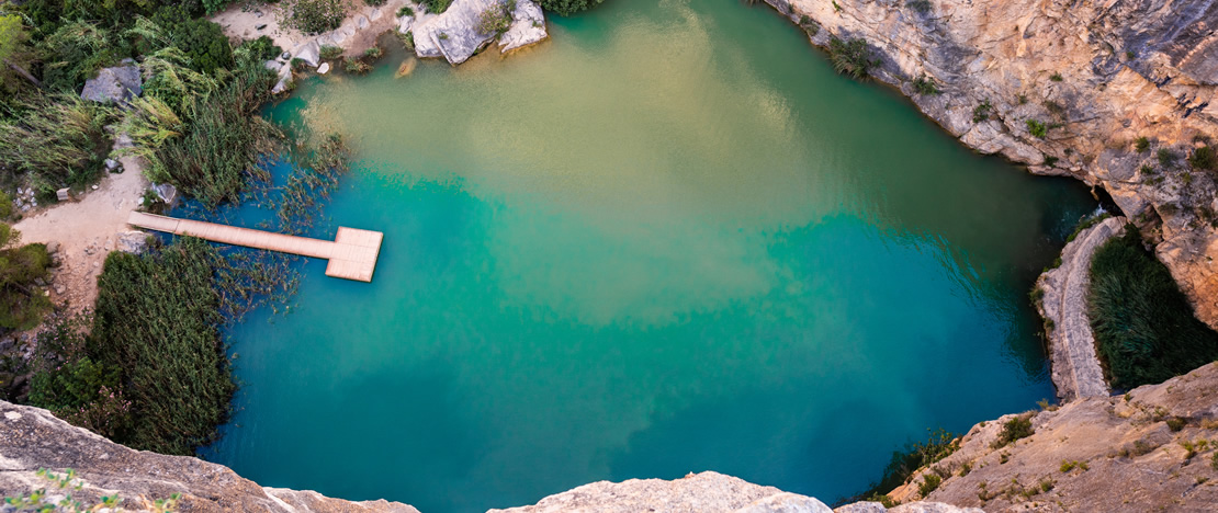 Charco Azul cerca de Chulilla en Valencia, Comunidad Valenciana Charco Azul cerca de Chulilla en Valencia, Comunidad Valenciana