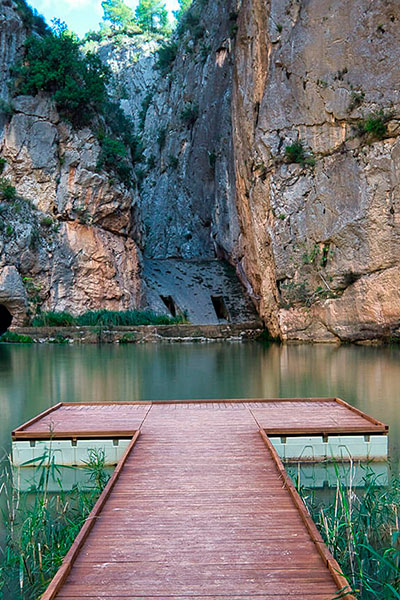 Charco Azul cerca de Chulilla en Valencia, Comunidad Valenciana Charco Azul cerca de Chulilla en Valencia, Comunidad Valenciana