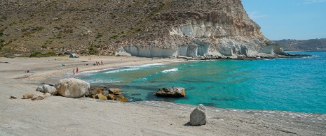 Cala de Enmedio en Agua Amarga, Almería