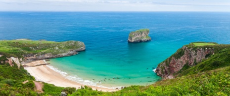 Ballota-Strand in Llanes, Asturien