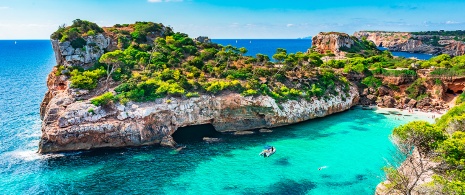 Vista de Caló des Moro en Mallorca, Islas Baleares