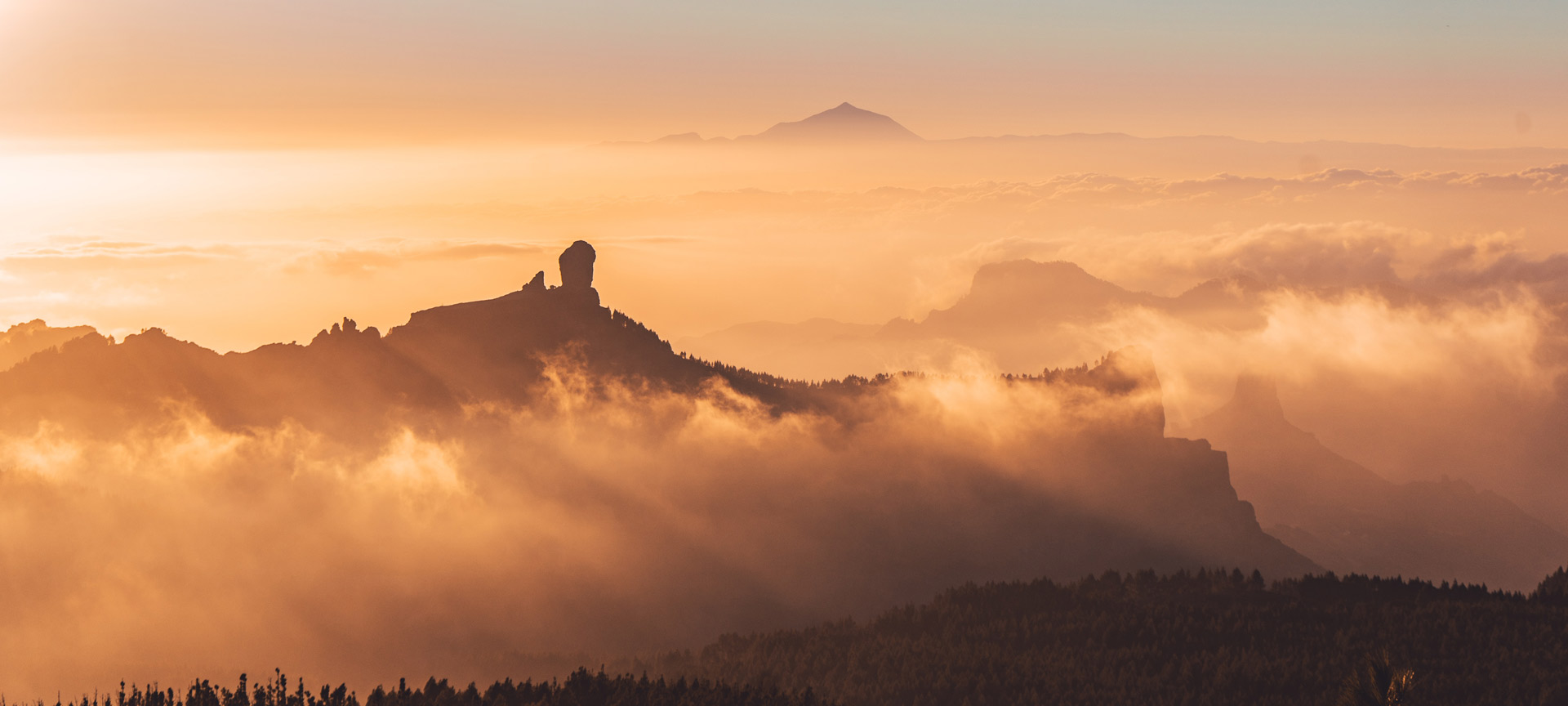 Panorámica de Roque Nublo, en Gran Canaria Panorámica de Roque Nublo, en Gran Canaria