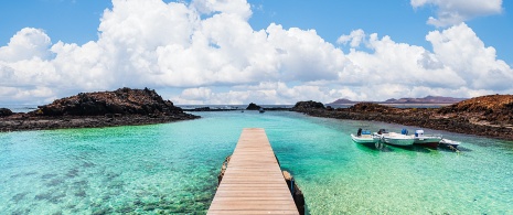 Molo di legno nell'isola di Lobos a Fuerteventura, isole Canarie