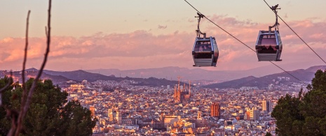 Funivia di Montjuïc con vista su Barcellona