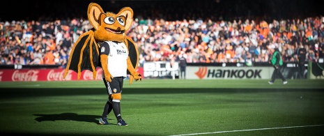 Maskottchen im Mestalla-Stadion (Valencia CF) in Valencia