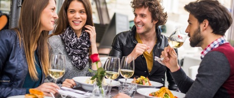 Wine tourism with friends