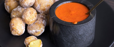 Papas arrugadas con Mojo Picón