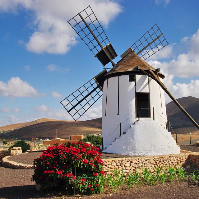 Molino de Tiscamanita en Tuineje, Fuerteventura Molino de Tiscamanita en Tuineje, Fuerteventura