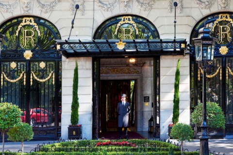 Entrée de l’hôtel Ritz de Madrid