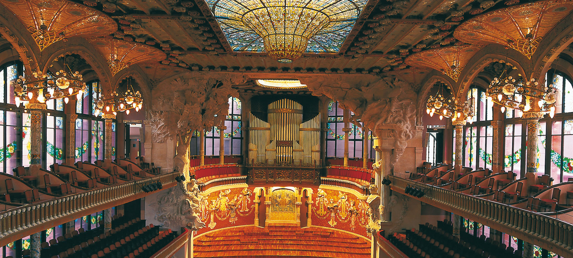 カタルーニャ音楽堂の館内。バルセロナ カタルーニャ音楽堂の館内。バルセロナ