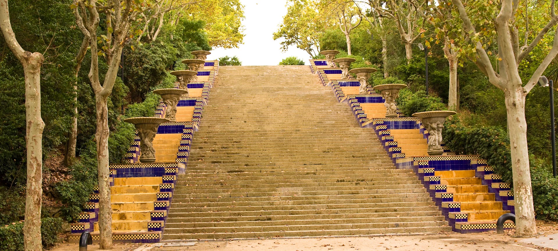 Escaleras en el Parque de Montjuic, Barcelona Escaleras en el Parque de Montjuic, Barcelona