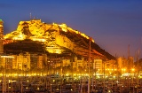 Porto di Alicante con il Castello di Santa Barbara sullo sfondo
